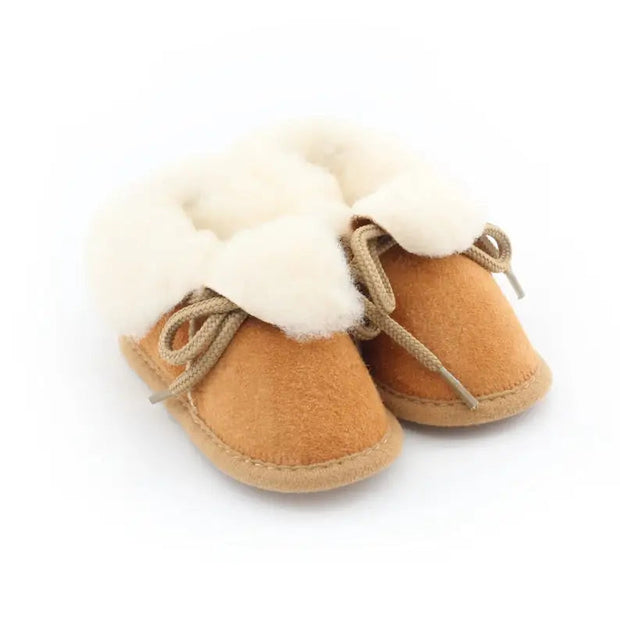 Beige baby slippers made of sheepskin - 16 - Babies - Boys